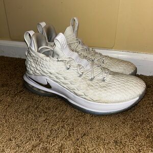 2018 Nike Lebron 15 low